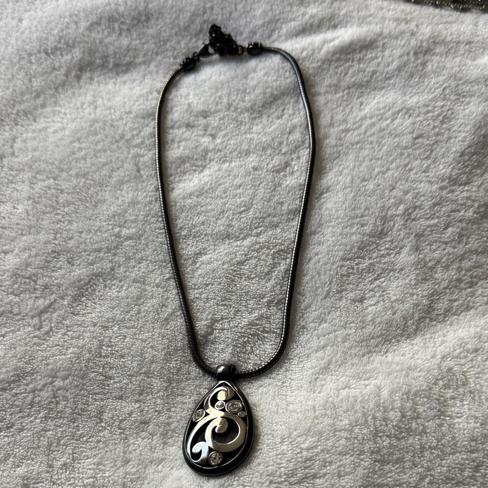Elegant Brighten Black and Silver Pendant Necklace